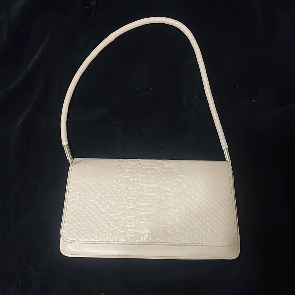 Elegant Cream Shoulder Bag